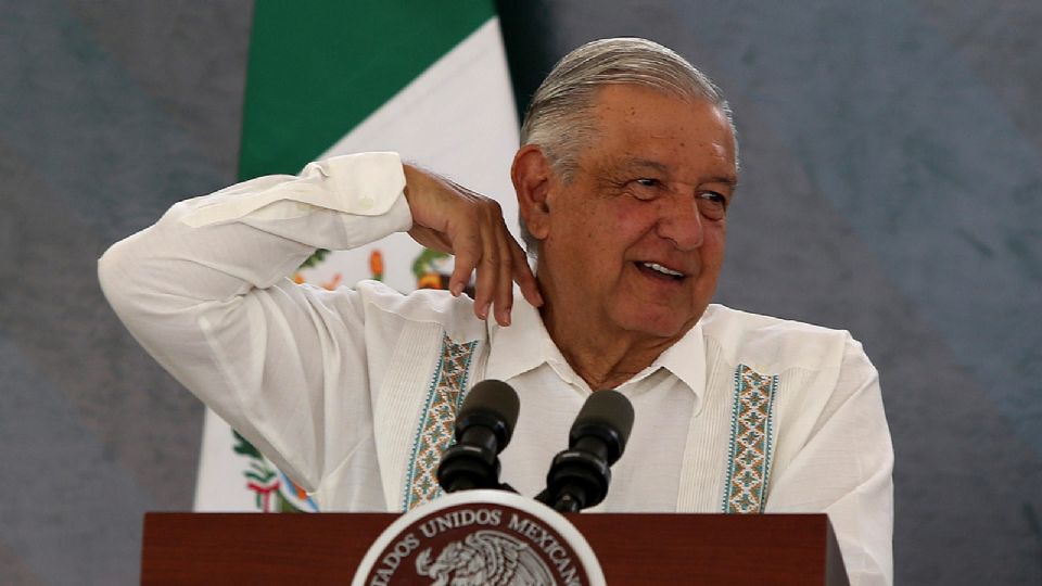 Andrés Manuel López Obrador, habla durante una rueda de prensa este jueves en Cancún | EFE/ Alonso Cupul