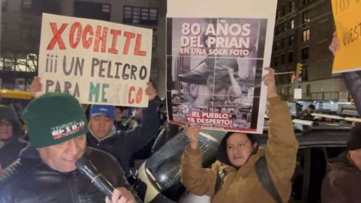 Mexicanos protestan contra Xóchitl Gálvez en Nueva York