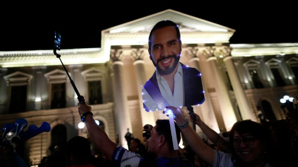 Celebración en El Salvador por la victoria de Nayib Bukele.