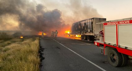 Mueren 2 traileros calcinandos tras choque en la carretera Monterrey - Nuevo Laredo