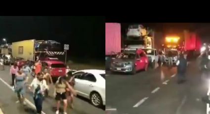 Automovilistas bailan 'Payaso de rodeo' tras quedar varados en el tráfico en Michoacán