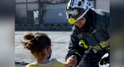 San Nicolás apoya a familias afectadas por incendio de fábrica de plásticos