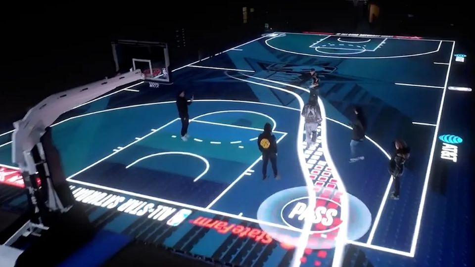 Por primera vez, la NBA jugará sobre cristal. Parte del fin de semana del Juego de Estrellas se jugará en una cancha LED de última generación