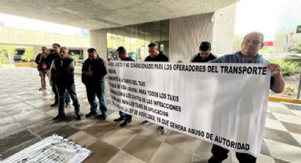 Taxistas de Nuevo León protestan a favor del aumento de tarifas