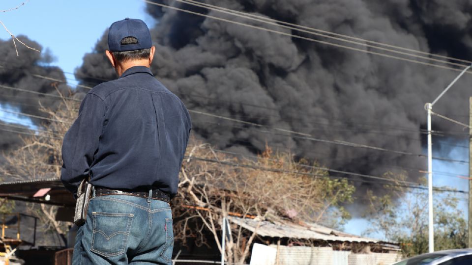 Incendio en una fábrica de plásticos en San Nicolás.