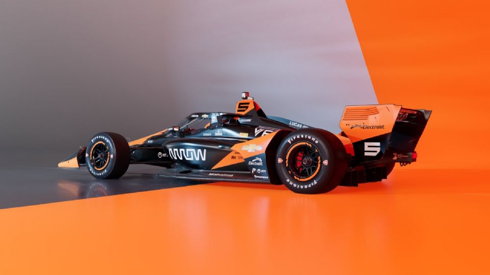 El equipo Arrow McLaren presentó el auto que estará piloteando el piloto regiomontano, Pato O'Ward, en la Temporada 2024 de la IndyCar.