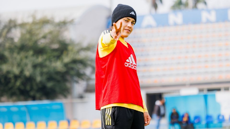 Jaqueline Ovalle, jugadora de Tigres Femenil, durante un entrenamiento