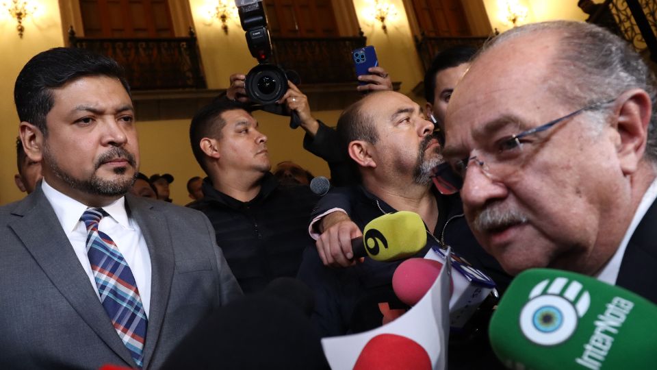 Luis Enrique Orozco y Javier Navarro el pasado 1 de diciembre de 2023 en Palacio de Gobierno.