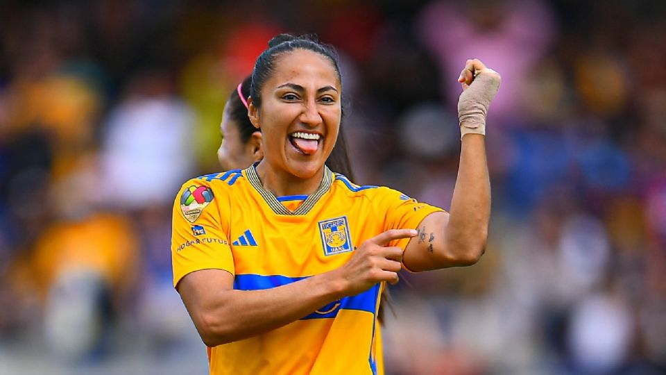 Stephany Mayor celebra uno de sus goles con Tigres Femenil en el Clausura 2024