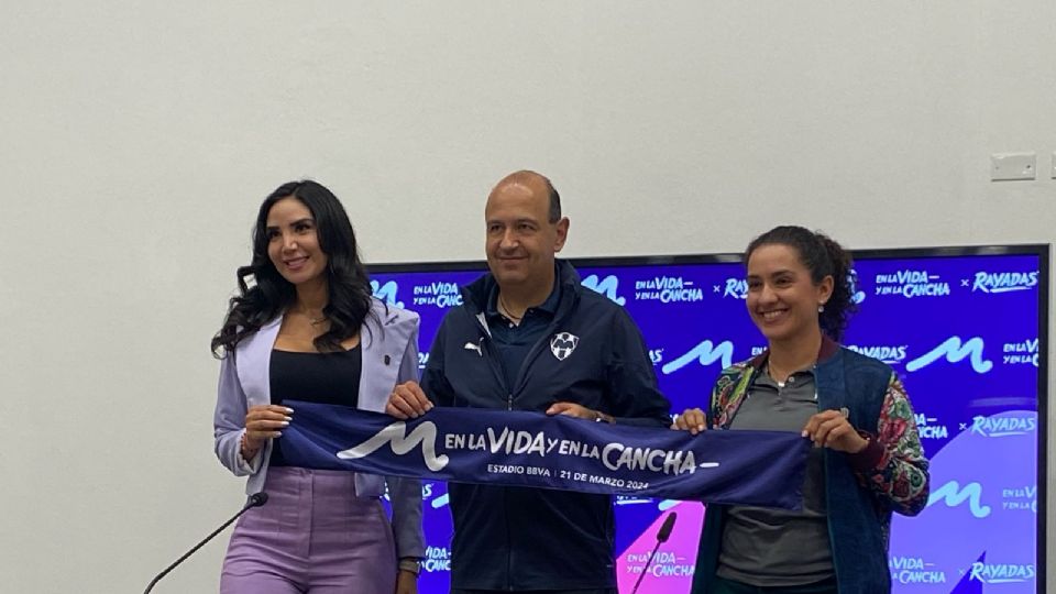 Pedro Esquivel, vicepresidente ejecutivo del Club de Futbol Monterrey, junto a Eva Espejo, directora deportiva de Rayadas