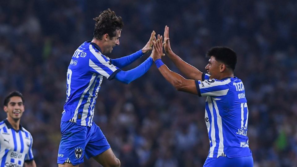 Jordi Cortizo junto a Jesús Gallardo durante un partido en el Clausura 2024