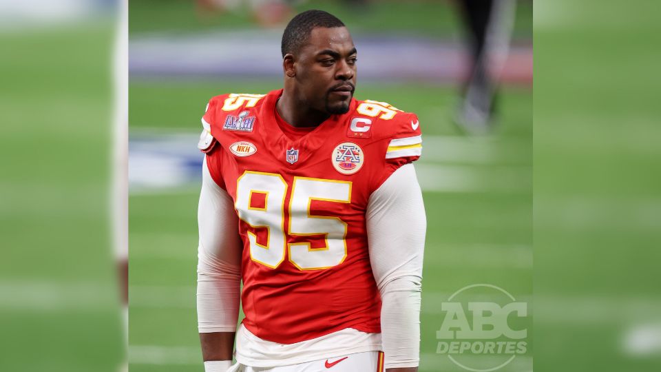 Chris Jones, campeón en los Super Bowls LIV, LVII y LVIII con los Kansas City Chiefs, acordó este sábado una extensión de contrato con el equipo por cinco años a cambio de 95 millones de dólares.