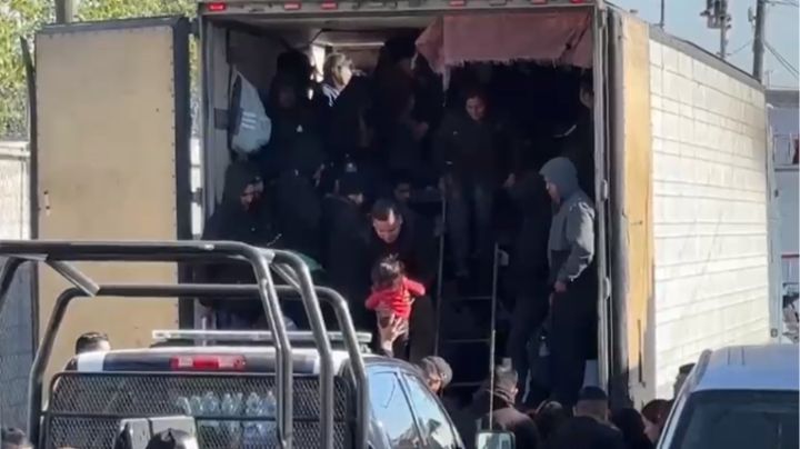 Rescatan a 200 migrantes que iban dentro de tráiler en Coahuila