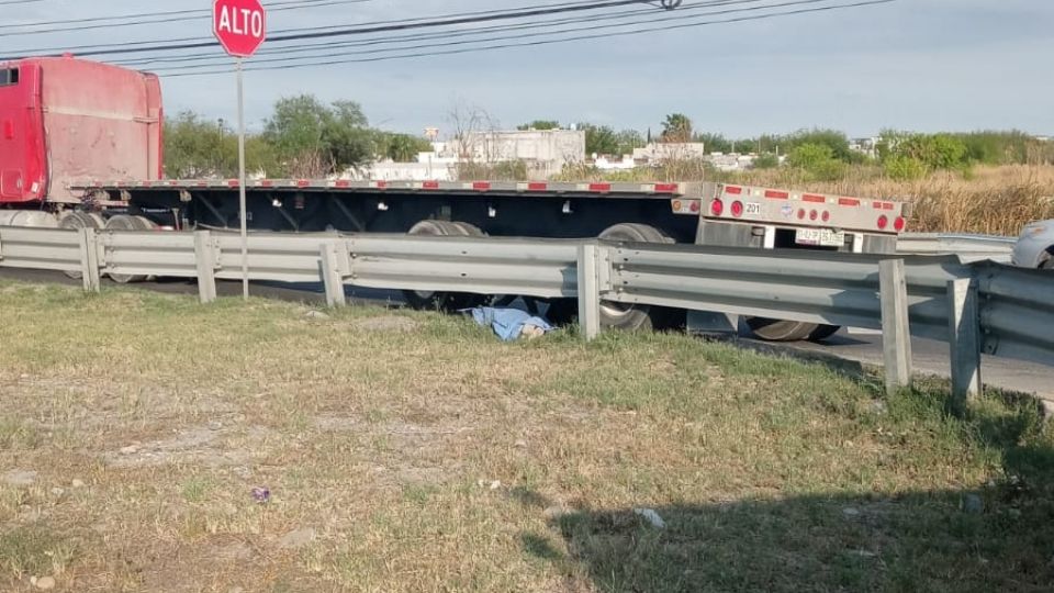 Muere una mujer atropellada en la carretera federal 85, en Ciénega de Flores.