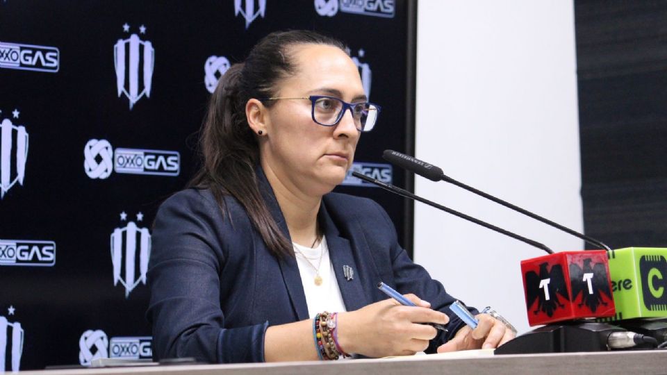 Amelia Valverde habla en conferencia de prensa tras el Clásico Regio Femenil