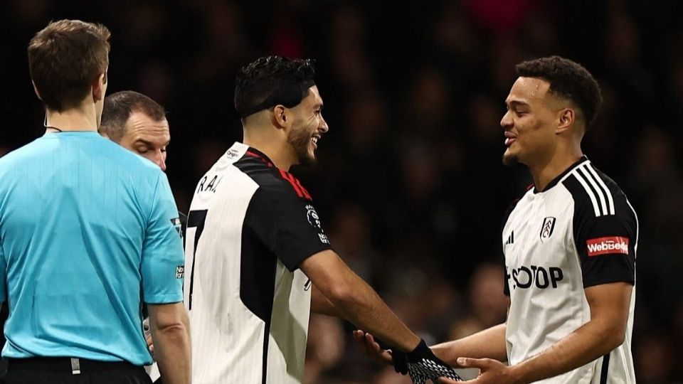 Raúl Jiménez ingresó de cambio al minuto 64 del cotejo, tomó el lugar de Rodrigo Muniz, autor de un doblete ante el Tottenham