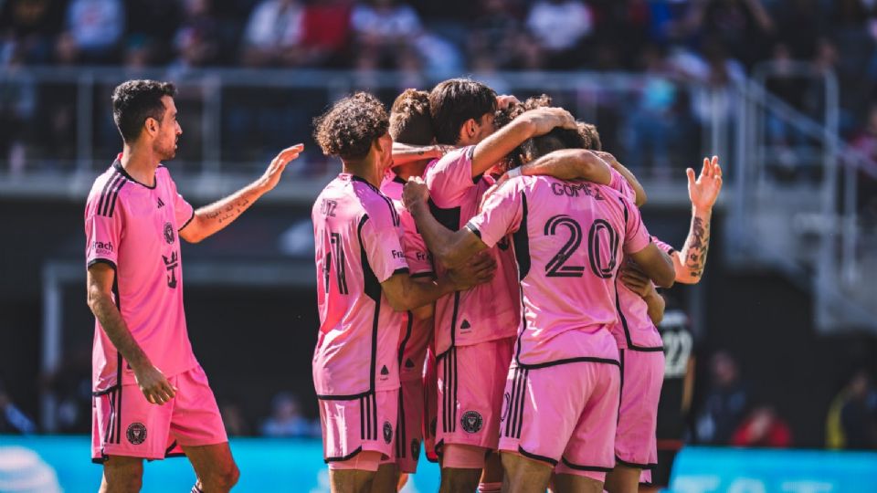 Los jugadores de Inter Miami celebran una de las anotaciones frente a DC United