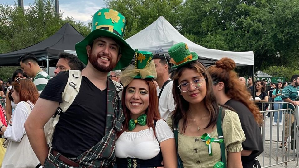 Asistentes al Irish Green Fest  en Parque Fundidora.