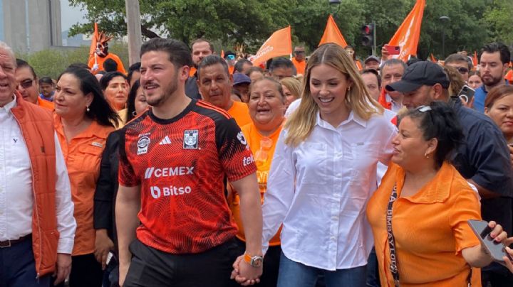 Mariana Rodríguez registra su candidatura a la alcaldía regia ante el Instituto Electoral