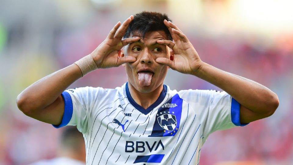 Jesús Gallardo festejando su gol ante Atlas.