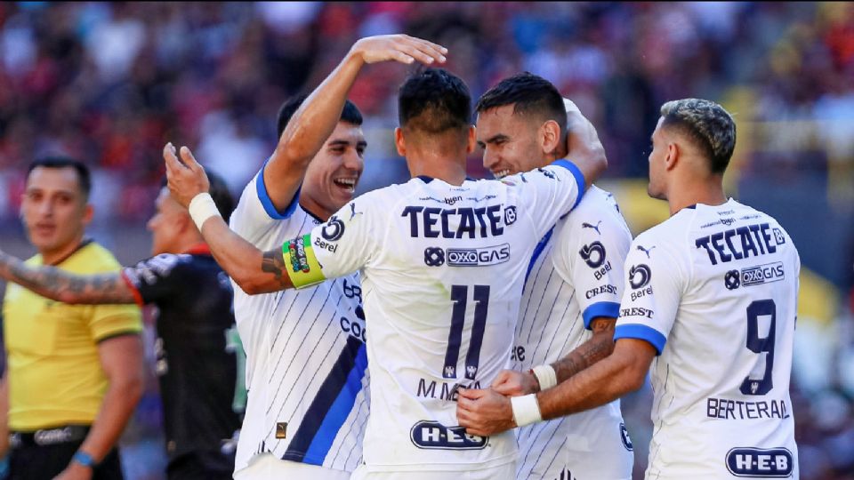 Rayados derrotó por 2-1 a Atlas en el Estadio Jalisco y llegó a 12 partidos invicto desde el arranque del torneo, quedando a un juego de la marca histórica del club.