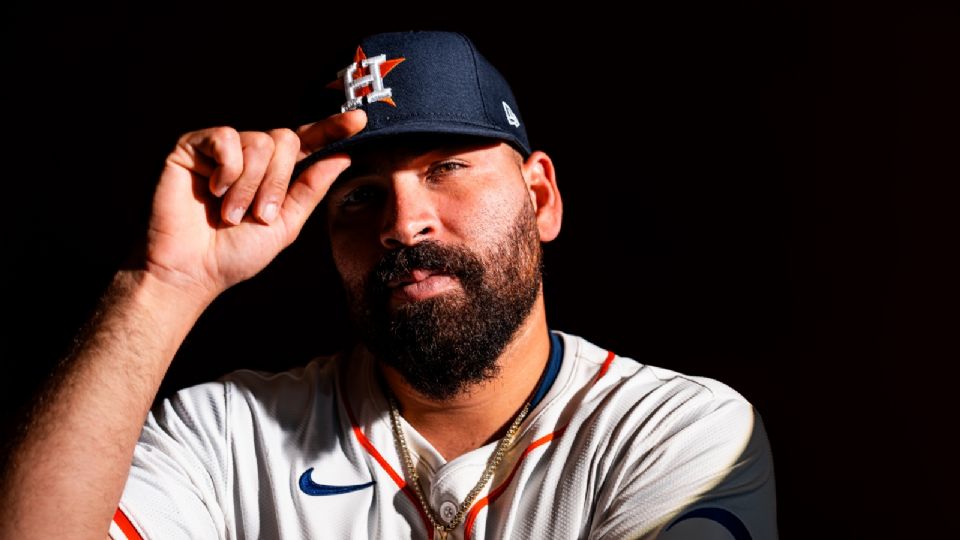 El lanzador mexicano José Urquidy sufre una distensión en el antebrazo derecho y no podrá iniciar la temporada con los Astros de Houston.