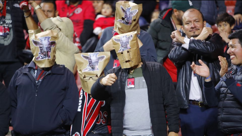 Afición molesta de los Xolos de Tijuana.