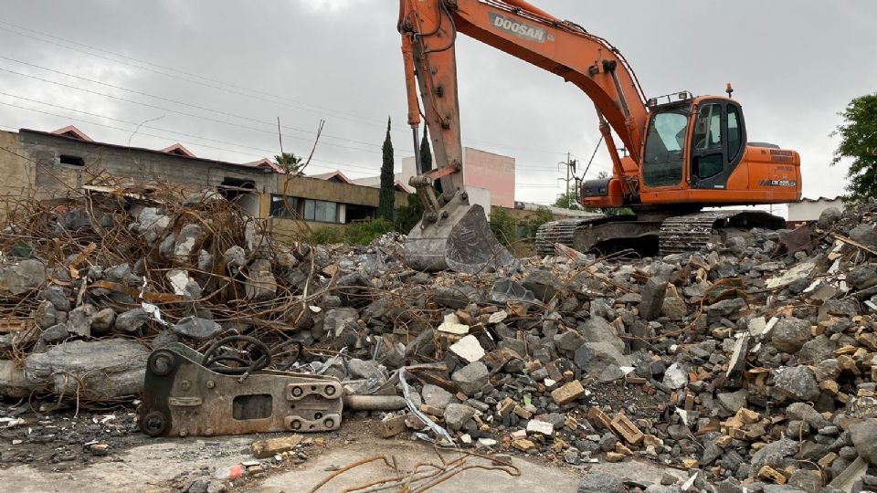 Demolición en IMSS