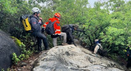 Protección Civil NL rescata a senderistas extraviados en el Cerro de la Silla