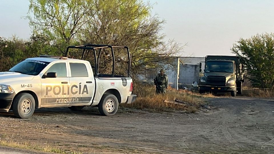 Policías y militares en el lugar de los hechos