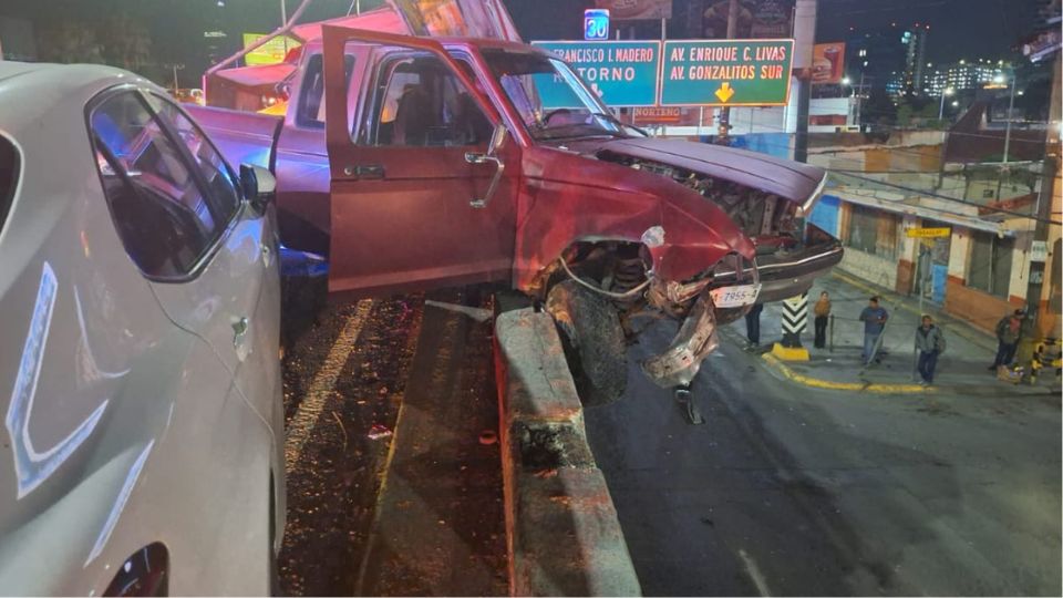 Sitio donde terminó la camioneta tras el choque.