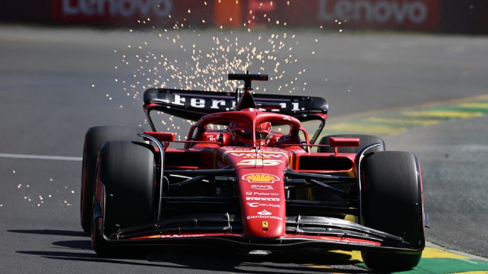 Charles Leclerc de Ferrari en acción durante la Práctica Libre Uno del Gran Premio de Australia de Fórmula 1.