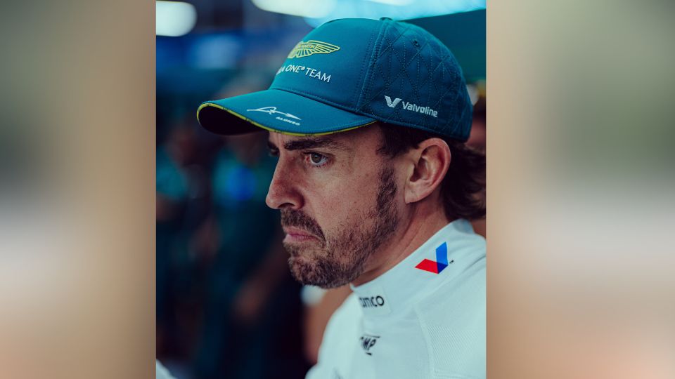 Fernando Alonso (Aston Martin), que había acabado sexto, fue penalizado con veinte segundos y pierde dos puestos en el Gran Premio de Australia.