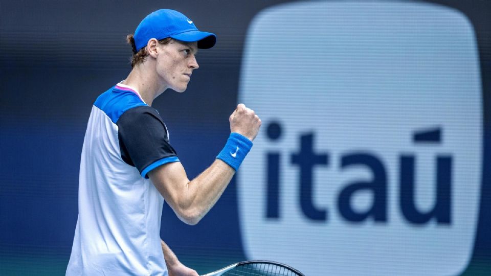 Jannik Sinner llega a los octavos de final del Miami Open.