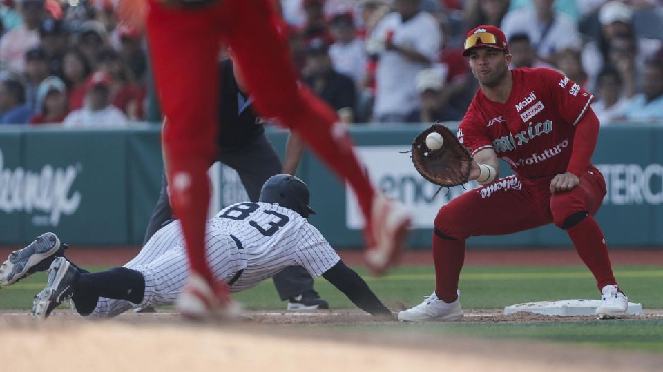 Los Diablos Rojos de México se impusieron por una pizarra de 4-3 a los Yankees de Nueva York.