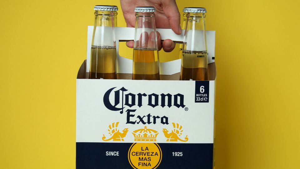 Cerveza Corona.