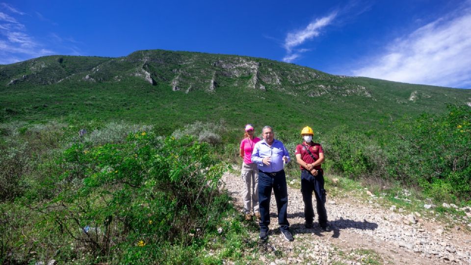 Autoridades de Escobedo en el Cerro del Topo Chico