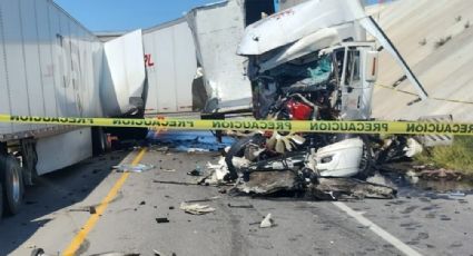 Muere hombre tras choque de tráileres en Carretera libre a Laredo