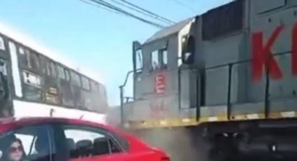 Choca ruta 400 con tren en Santa Catarina; mismo sitio de tragedia del 2000