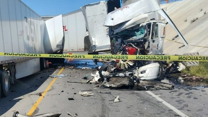 Muere hombre tras choque de tráileres en Carretera libre a Laredo