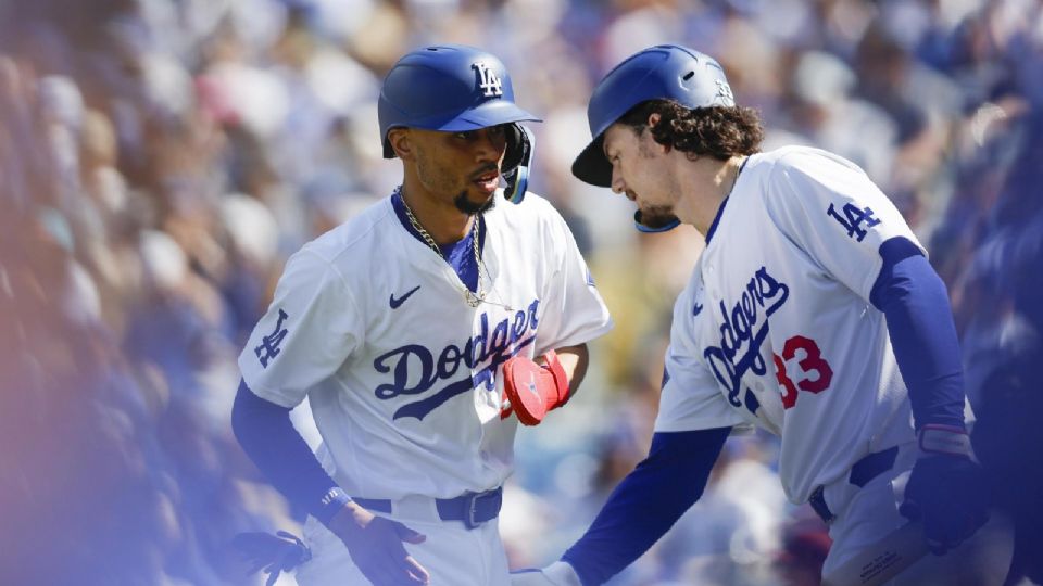 Mookie Betts y James Outman en el 'Opening Day' de la temporada 2024.