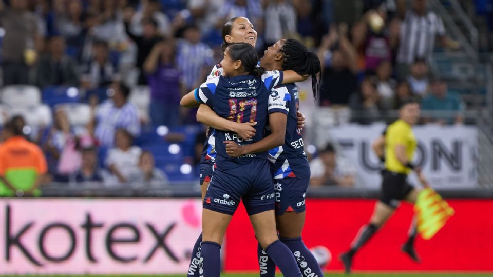 Rayadas sufrió más de lo esperado, pero logró derrotar 3-1 a Xolos Femenil en el Estadio BBVA para alcanzar el subliderato del torneo.