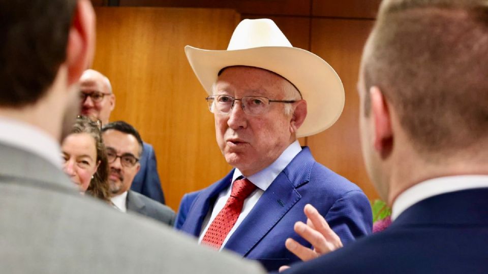 Ken Salazar reprocha a políticos estadounidenses por golpear a México en época de elecciones | X / @USAmbMex