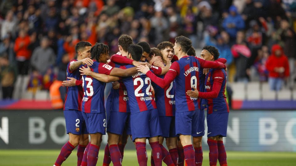 Los jugadores del Barcelona celebran uno de sus goles durante el partido de LaLiga entre el Barcelona y el Getafe.