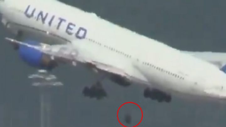 Avión aterriza de emergencia tras perder una llanta; causa daños en automóviles