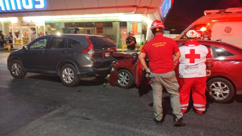 Investigan muerte de hombre en la avenida Lázaro Cárdenas en Monterrey la mañana de este 8 de marzo de 2024