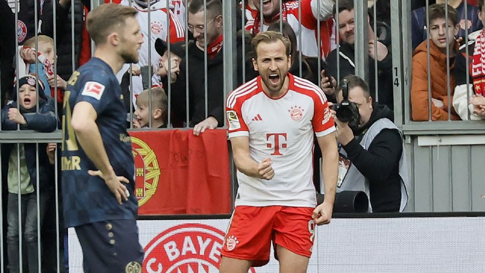 Harry Kane celebra uno de sus goles durante el partido de fútbol de la Bundesliga entre el Bayern Múnich y el 1.FSV Mainz 05.