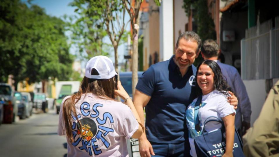 Adrián de la Garza, candidato de 'Fuerza y Corazón por Nuevo León' a la alcaldía de Monterrey.