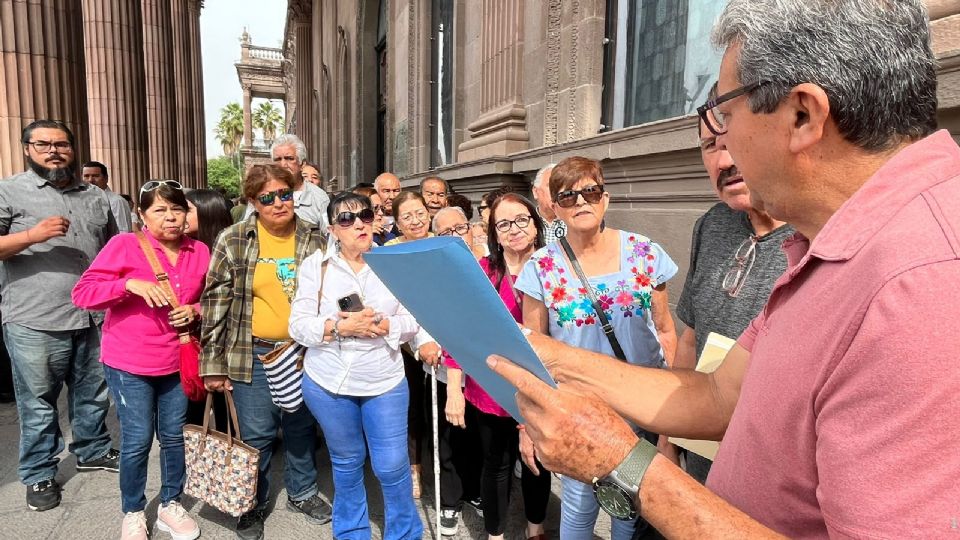 Maestros protestan en Monterrey