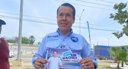 Promete Daniel Carrillo arreglar baches y mejorar las calles en San Nicolás